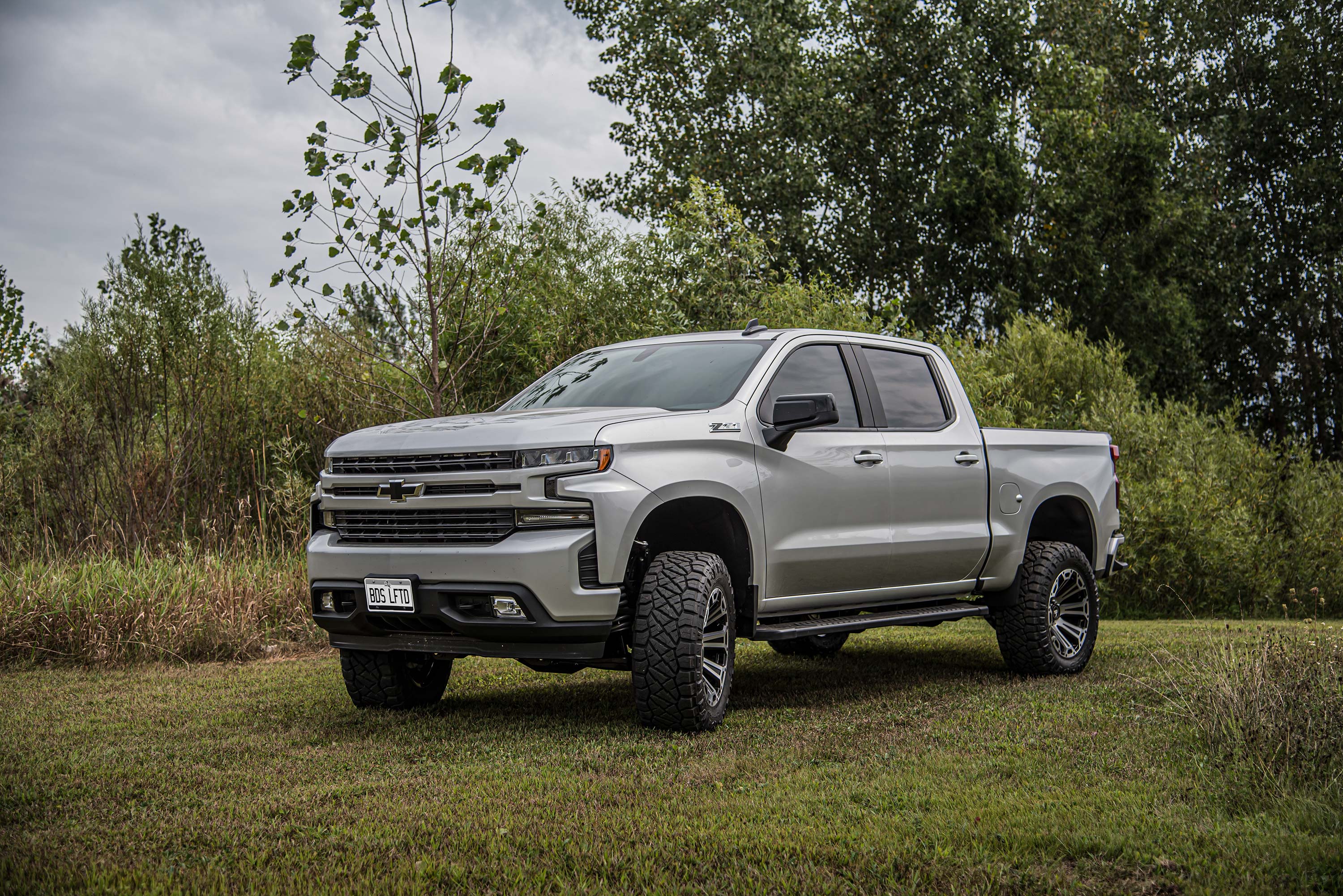 4 Inch Lift Kit | FOX 2.5 Performance Elite Coil-Over | Chevy Silverado or GMC Sierra 1500 (19-24) 4WD | Gas - Image 3
