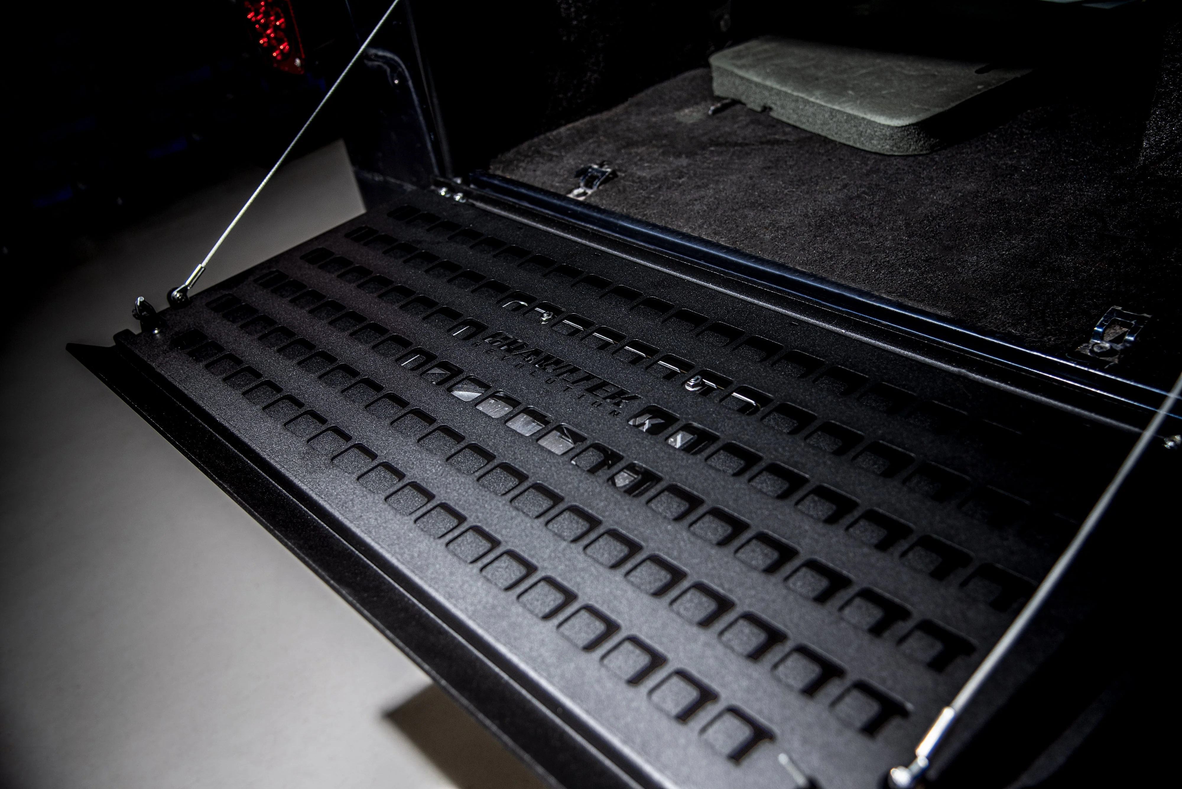 Drop Down Tailgate with Molle Rack | Jeep Wrangler YJ/TJ - Image 10