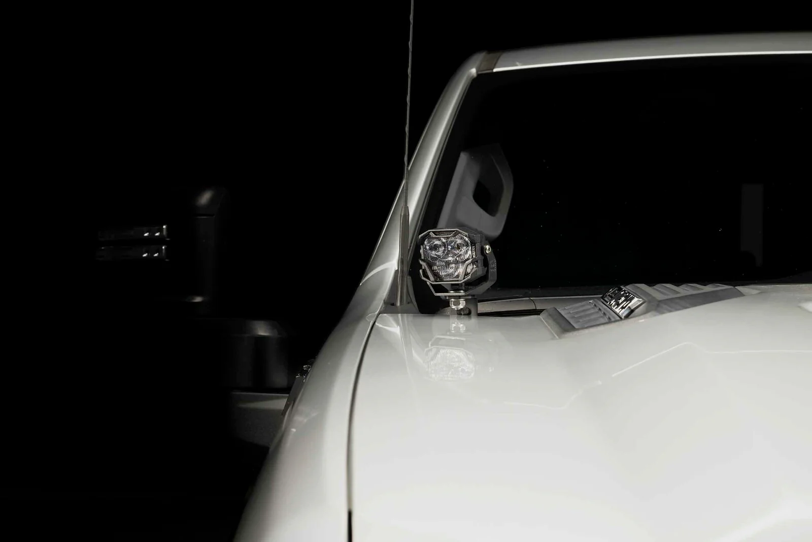 Morimoto 4Banger Ditch Light Kit: 2020+ Silverado HD (NCS Yellow Combo Beam) - Image 9