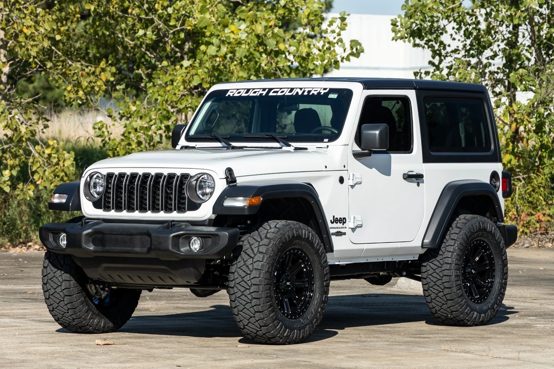 Rough Country 2.5" Lift Kit Coils V2 for Jeep Wrangler JL 4wd 2024 - Image 4