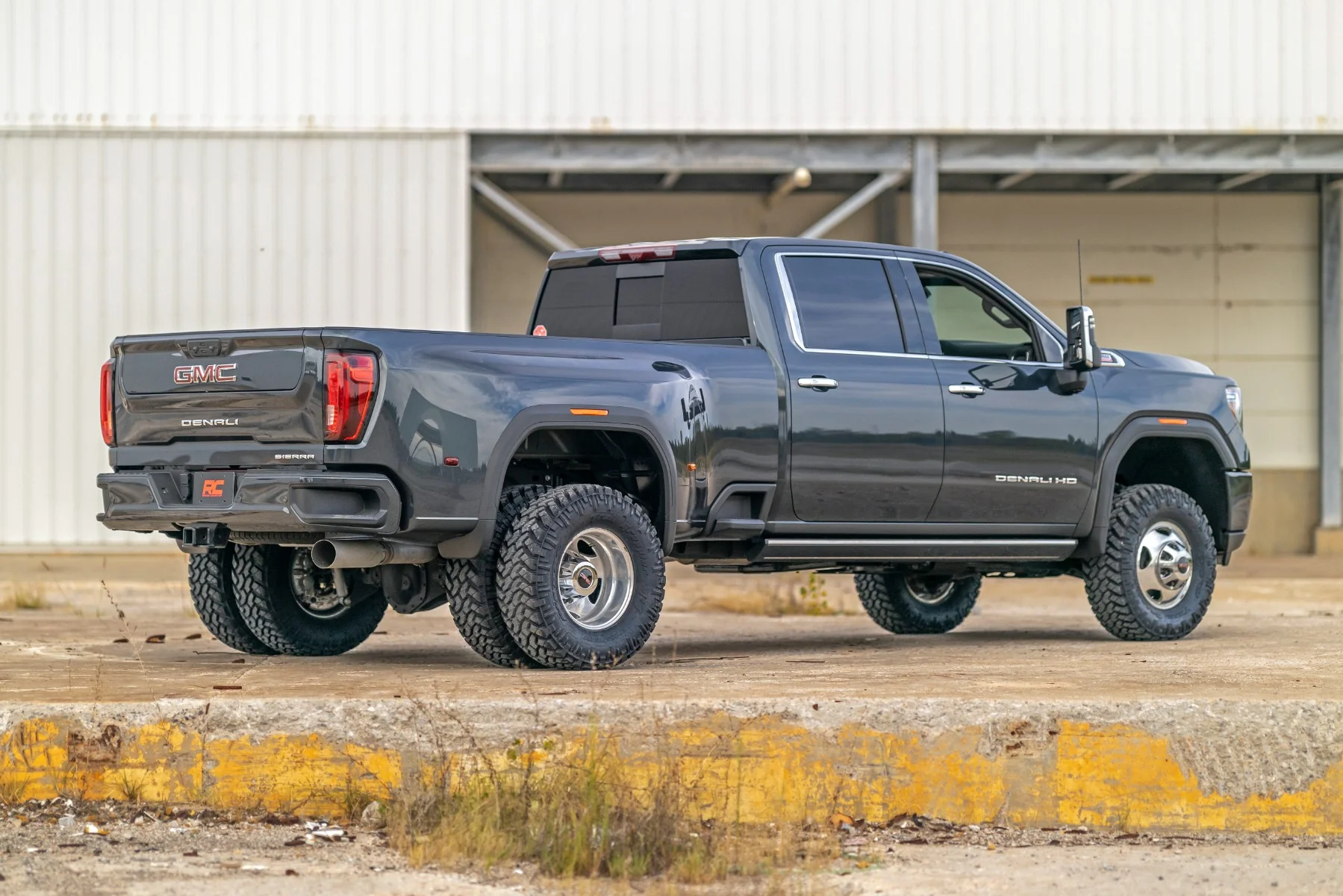 Rough Country 3" Lift Kit W/UCAs M1 Shocks Chevy/GMC 3500HD 20-25 95640 95640RED - Image 6