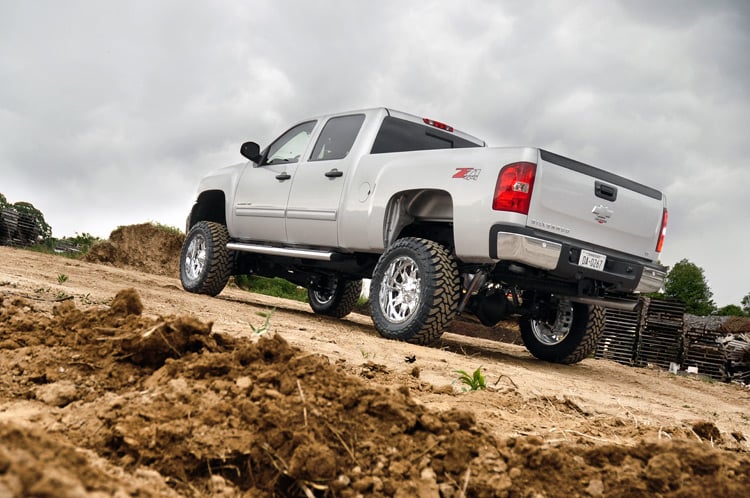 Rough Country 7.5 Inch Lift Kit NTD M1 Chevy/GMC 2500HD/3500HD 11-19 25340 - Image 3