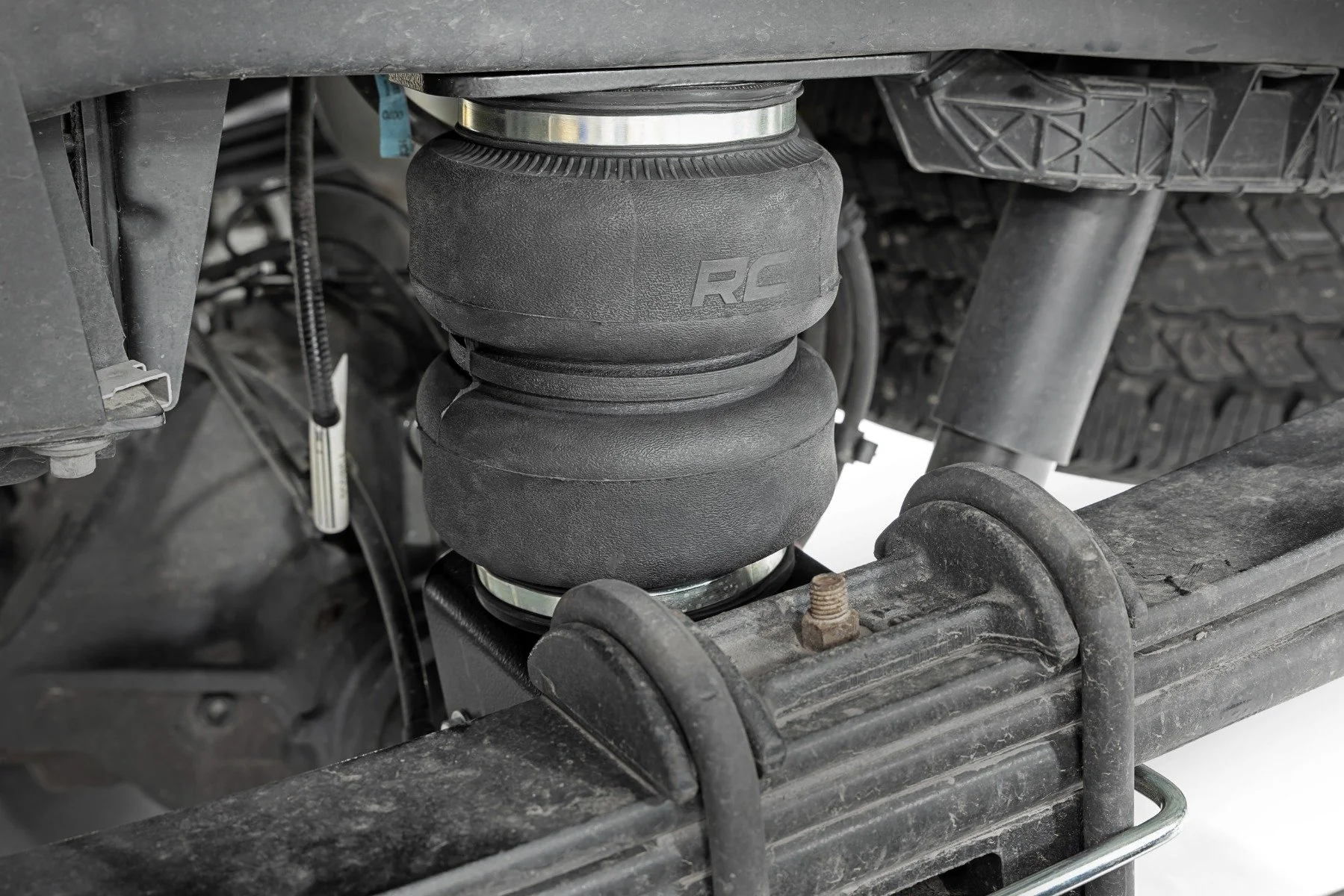 Rough Country Air Spring Kit | for Ford F-250/F-350 Super Duty 4WD 2023-2025 10038 - Image 4