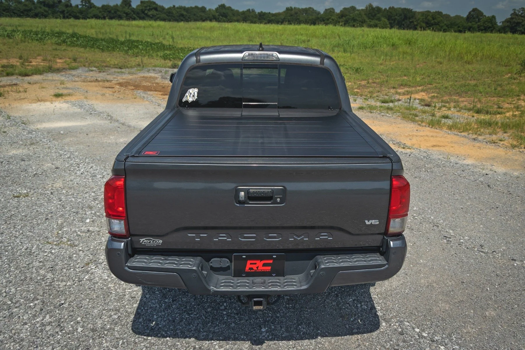Rough Country Hard Roll Up Bed Cover 5' Bed for Toyota Tacoma 2WD/4WD 2016-2023 50420500 - Image 4