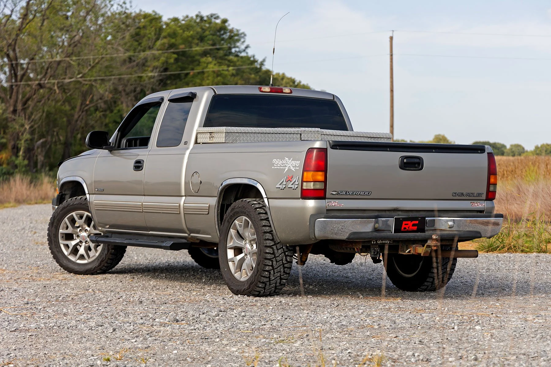 HD2 Running Boards Ext Cab Chevy/GMC 1500/2500HD 99-06 & Classic SRB990677A - Image 5