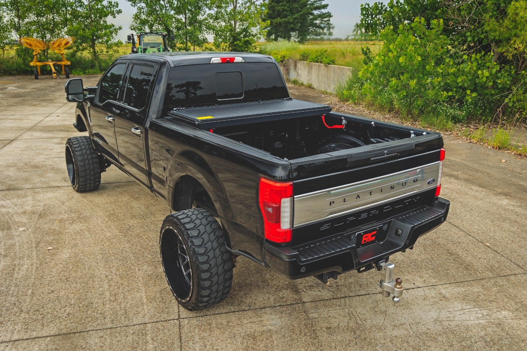 Low Profile 6'10" Bed Cover Ford F-250/F-350 Super Duty 17-24 47220651B - Image 6