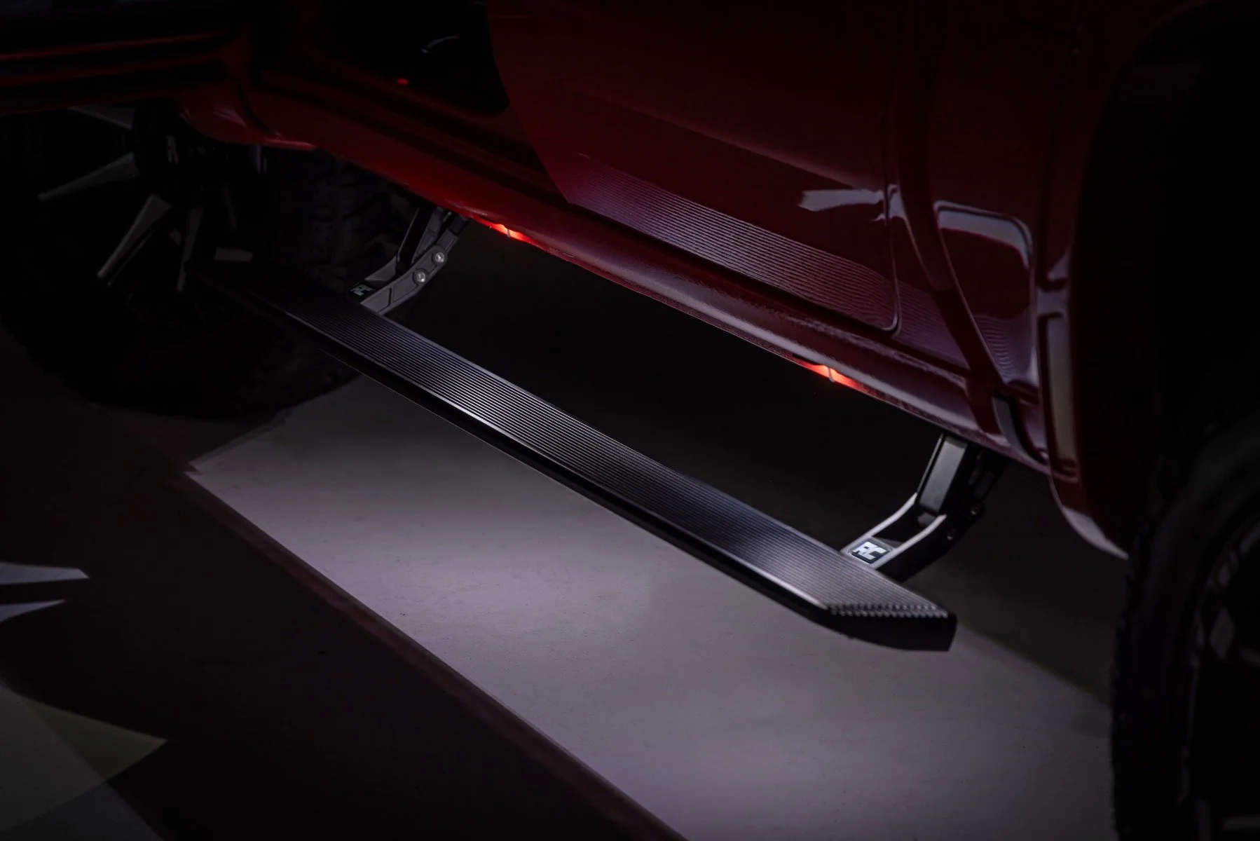 Rough Country Power Running Boards HT-Series CrewMax for Toyota Tundra 22-26 - Image 6