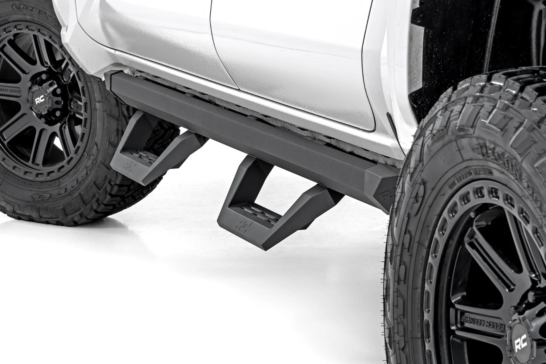 Rough Country SRX2 Adjustable Aluminum Steps | Double Cab for Toyota Tacoma 2024 73004