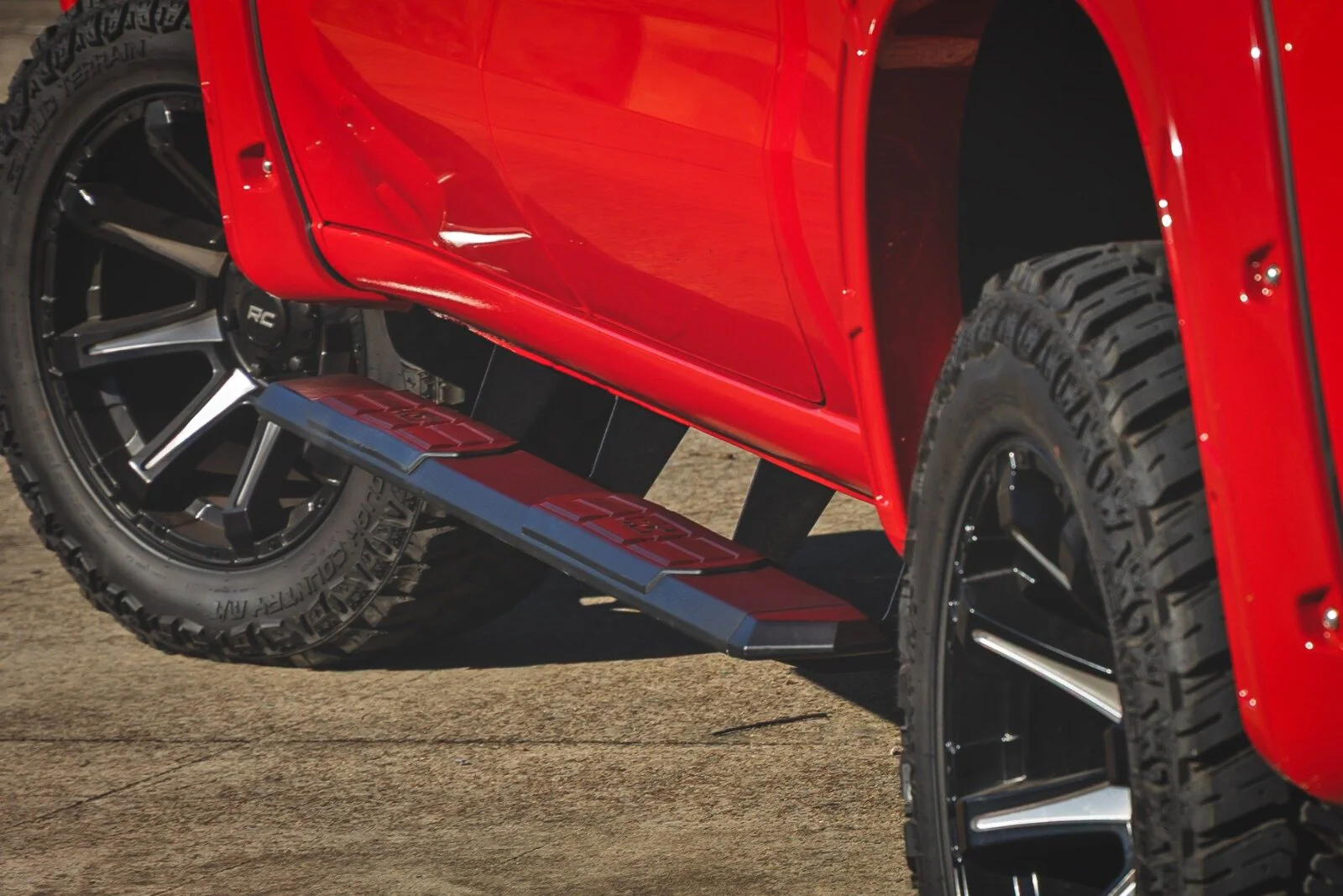 Rough Country TR2 Running Boards | Chevy/GMC 1500/2500HD/3500HD 19-26 25001 - Image 6