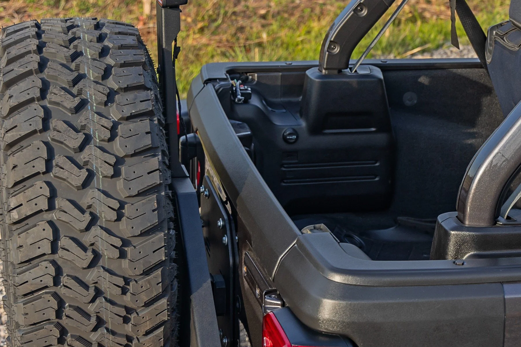 Trail Cladding Tailgate Protector Jeep Wrangler JL/JLU 18-24 - Image 4