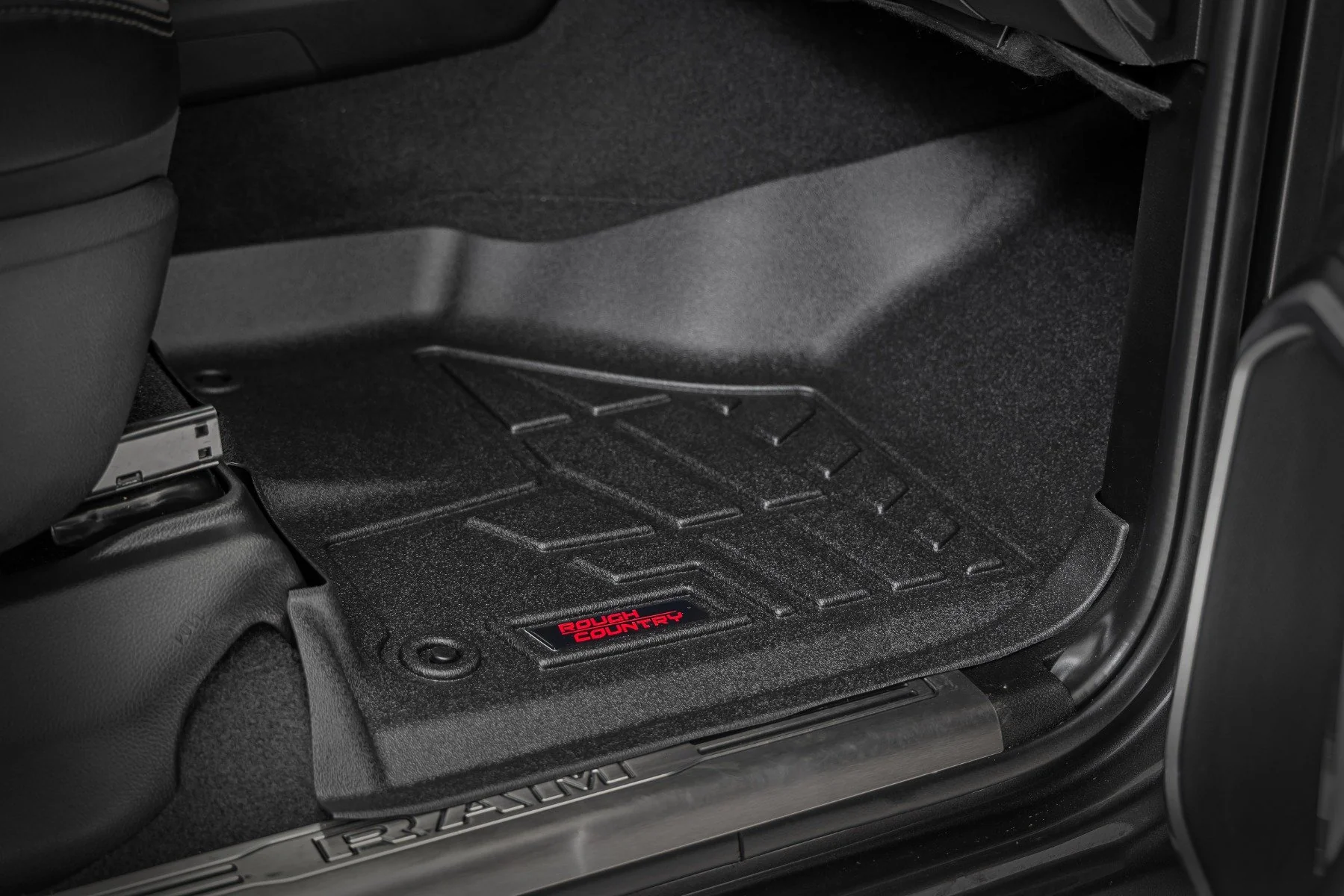 Rough Country Heavy Duty Floor Mats Frt/Rear 99-07 for Ford Super Duty Crew Cab - Image 3